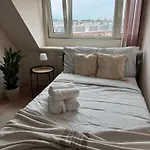 Cosy By The Casa de hóspedes *