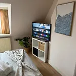 招待所 Cosy By The