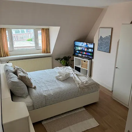 Pensión Cosy By The