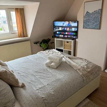 Cosy By The * האג
