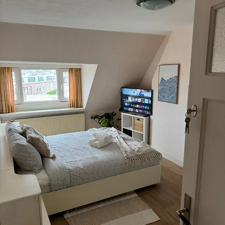 Cosy By The * האג