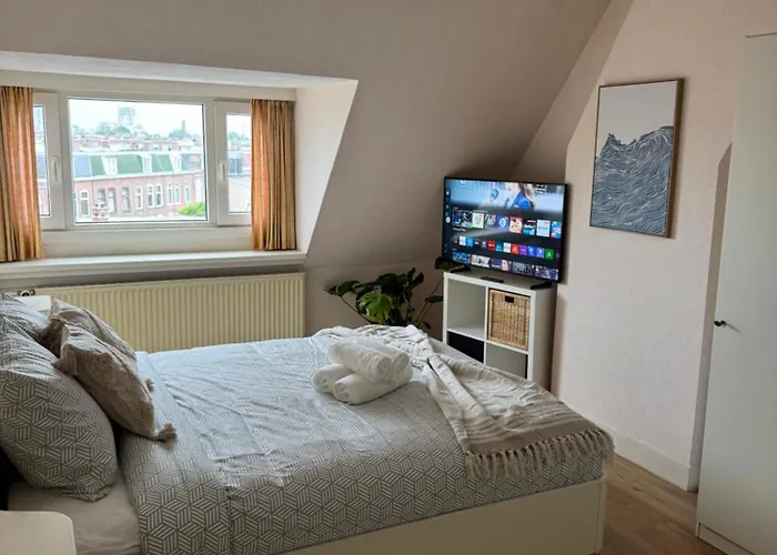 Pensión Cosy By The