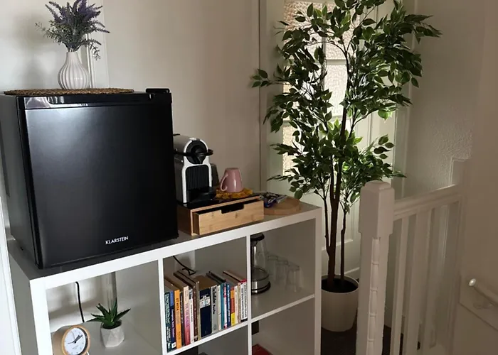 Pensión Cosy By The