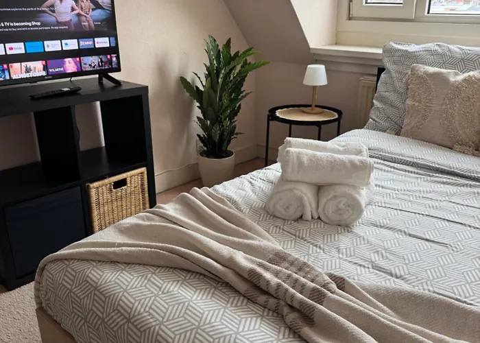 Cosy By The בית הארחה